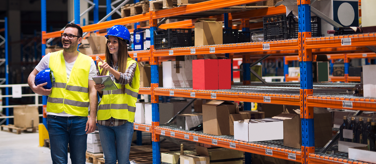 En Bodegas San Francisco entregamos el servicio de arriendo de bodegas al interior de centros logísticos.